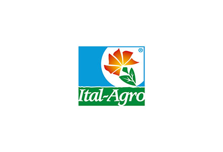 Logo Ital-Agro con fiore colorato e nome su sfondo blu e verde.